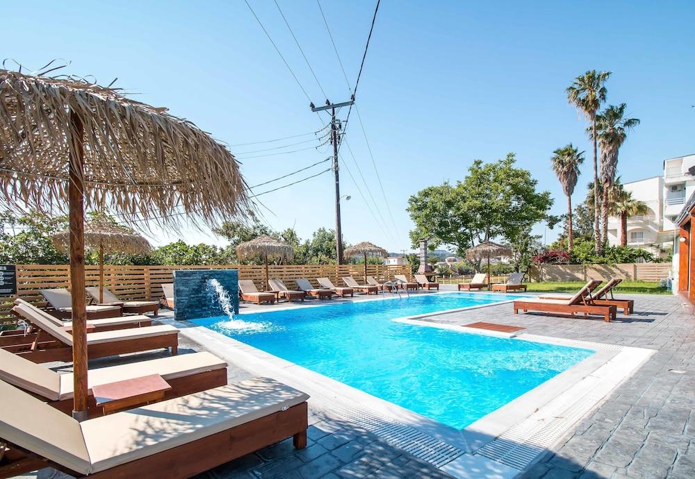 פליראקי Essential Summer (Adults Only) מראה חיצוני תמונה